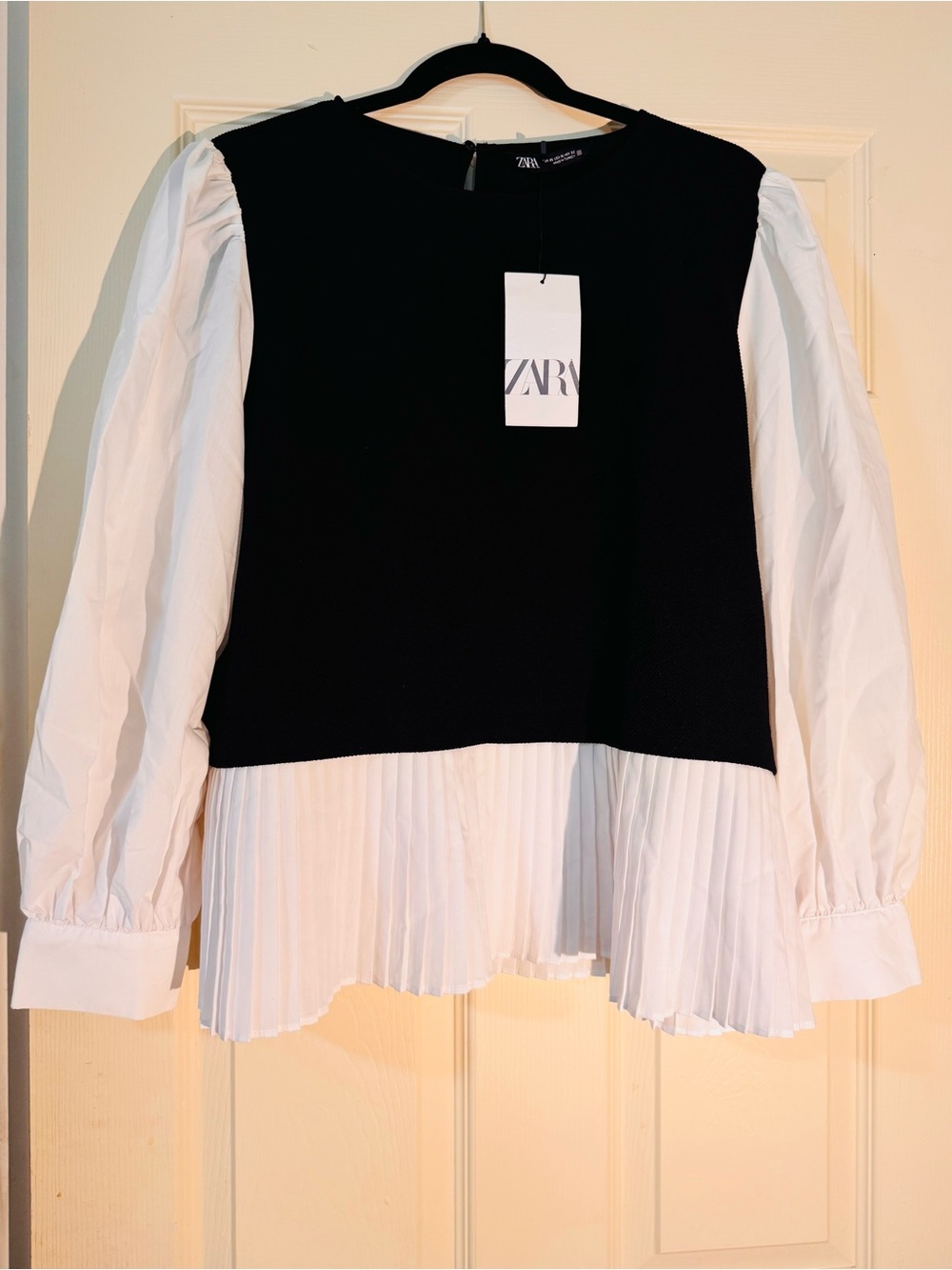 Zara Black Knit Bodice with White Pleated Hem Blouse XL